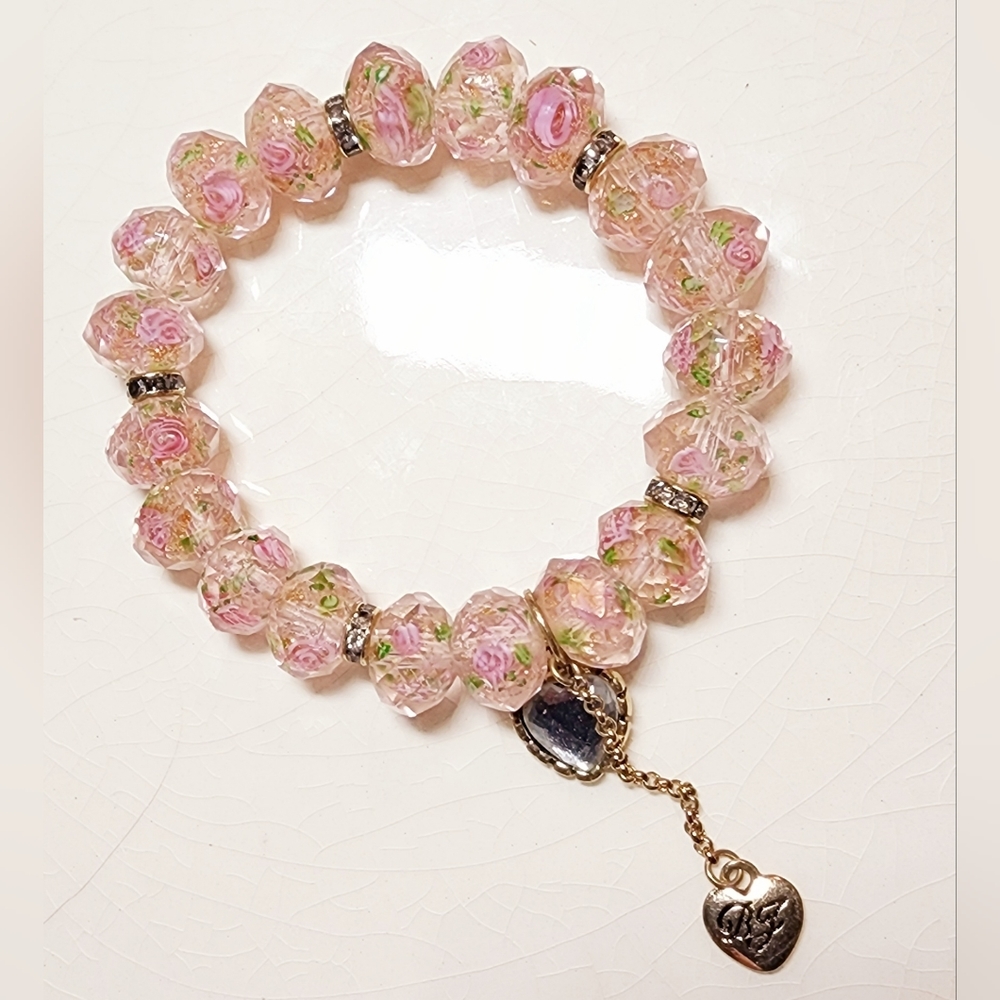 Betsey Johnson faceted beaded rose with heart chain charms signed stretch bracel